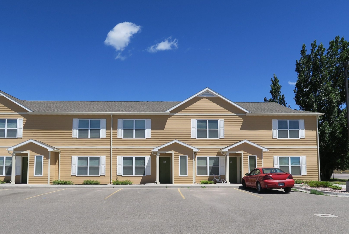Oregon Trail Apartments - Exterior 05