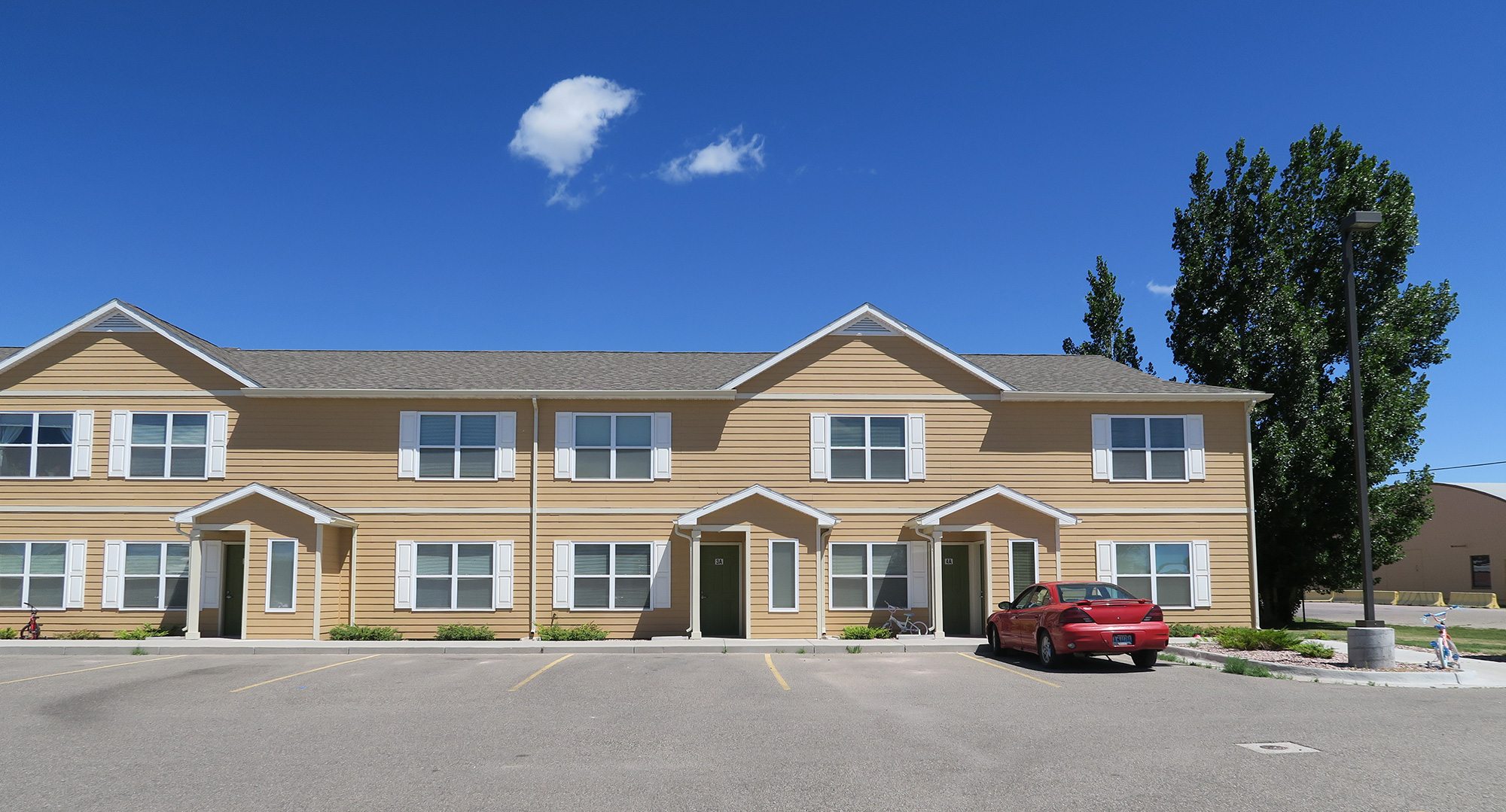 Oregon Trail Apartments - Exterior 05