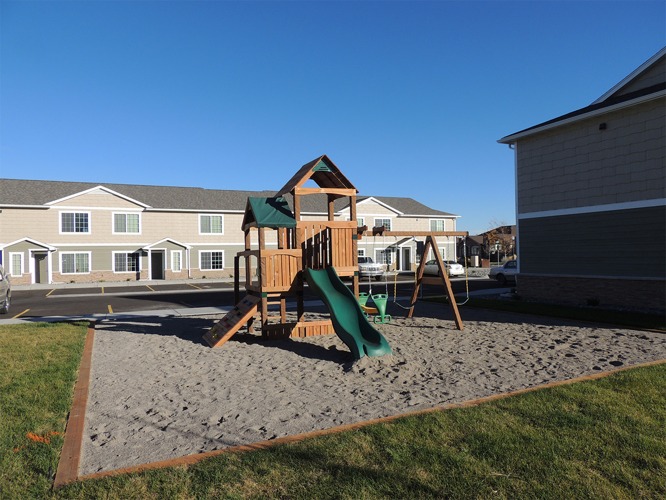 Cedar Mountain Apartments - Exterior 06