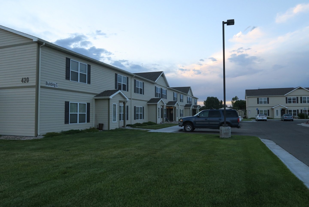 High Plains Apartments - Exterior Image 02