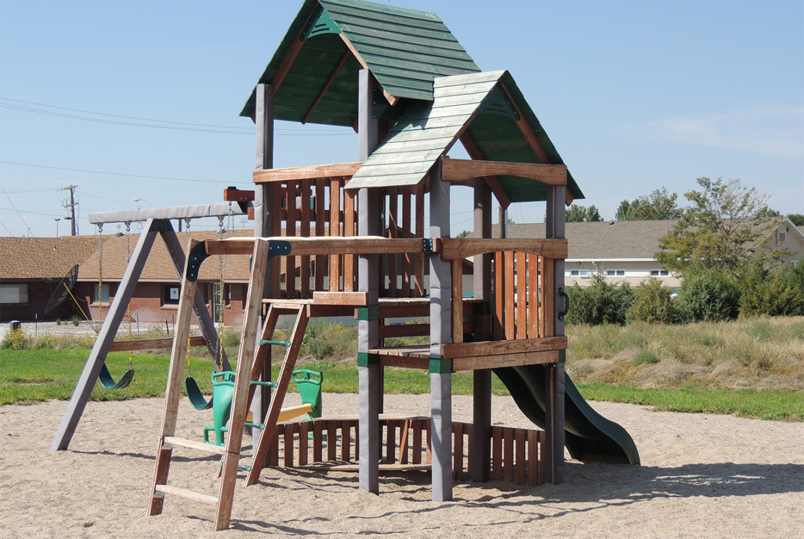 High Plains Apartments - Exterior Image 04