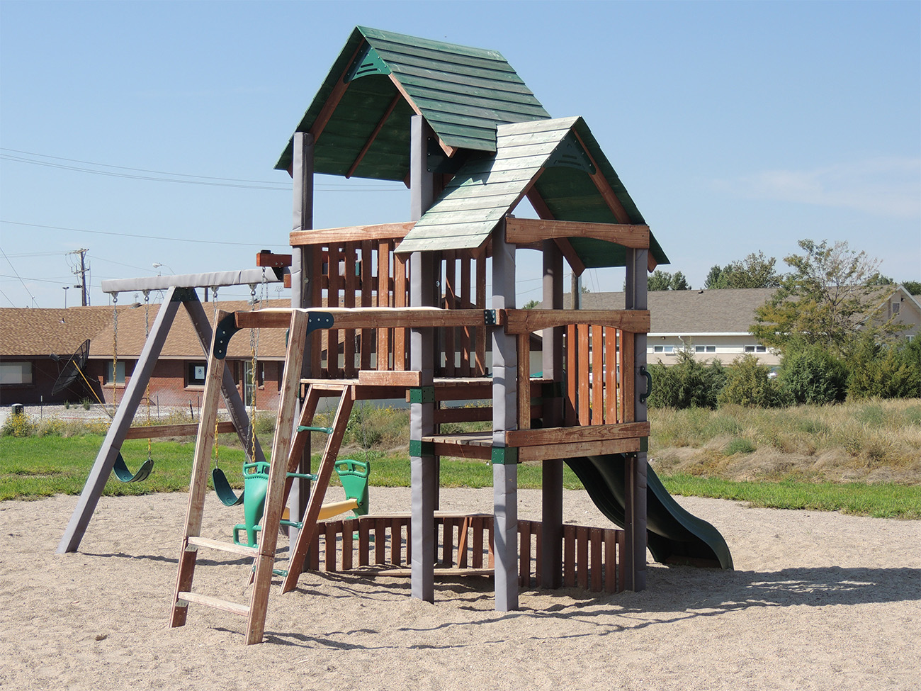 High Plains Apartments - Exterior Image 04