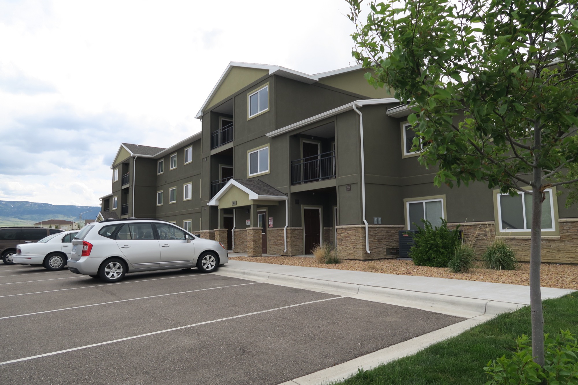 Juniper Ridge Apartments - Exterior 02